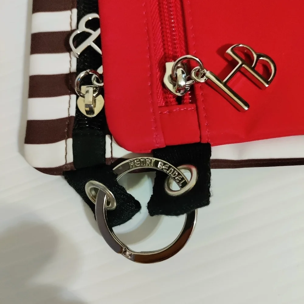 HENRI BENDEL flat Tow Set  Cosmetic Bag New without tags